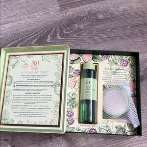 New Pixi Antioxidant Tonic - Green + reusable cotton pads